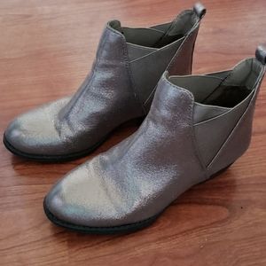 Little Girls MIA Silver Boots Size 2